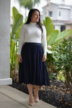 Isabella White Ribbed Top -Women Dresses Store 04DC2C2E 412D 419D B8EB 1807F9E44704 f340ec5a 9316 4e53 b518 2ec88d6d9c71