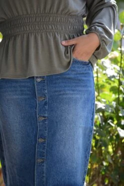 Deanna Structured Buttoned Denim Skirt -Women Dresses Store A08A9727 DB37 47AD A695 B12BF8B0F008