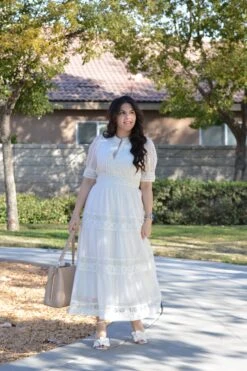 Faela Ivory Crochet Dress -Women Dresses Store Facetune 01 02 2025 14 02 37