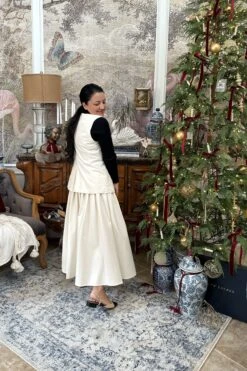 Loren Cream Woven Vest -Women Dresses Store Facetune 04 12 2024 10 28 42 7897ef13 69ee 4e7d b573 adb9f2faf862