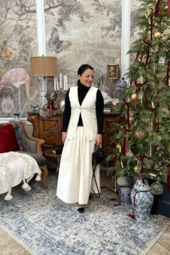 Loren Cream Woven Skirt -Women Dresses Store Facetune 04 12 2024 10 29 02