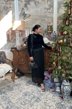 Kyndall Sequin Skirt (2 Color Options) -Women Dresses Store Facetune 05 12 2024 19 09 33