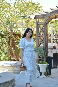 Phyllis White Floral Maxi Dress -Women Dresses Store Facetune 09 03 2025 21 37 51