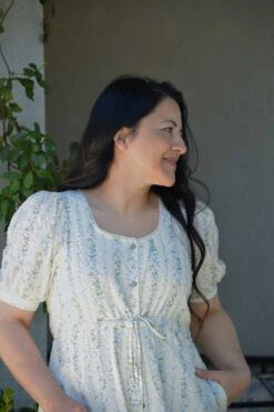 Lois Blue Floral Embroidered Dress -Women Dresses Store Facetune 19 04 2025 14 52 57