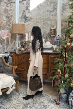 Willow Ribbed Knit Top -Women Dresses Store Facetune 19 12 2024 17 50 31 431768f5 c756 4e06 a9c7 7f9c71990899