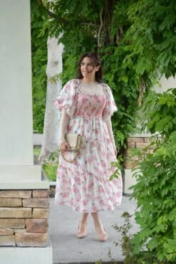 Amelie Floral Smocked Dress -Women Dresses Store Facetune 27 05 2024 14 42 18