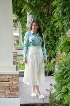 Amber Floral Buttoned Top -Women Dresses Store Facetune 27 05 2024 15 43 15 dbcf0f4e 91d4 40e9 956f a6782e455c06