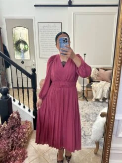 Gabriela Magenta Pleated Dress -Women Dresses Store Facetune 27 09 2024 09 40 23