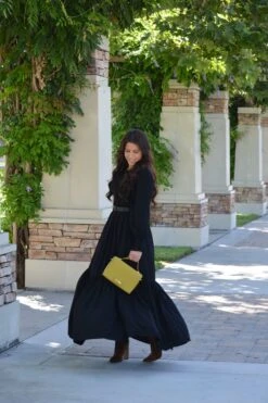 Amsterdam Black Emdroidered Maxi Dress -Women Dresses Store Facetune 28 06 2024 17 25 18