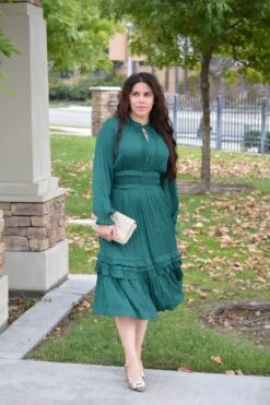 Kennedy Emerald Green Dress -Women Dresses Store Facetune 28 10 2023 14 57 07