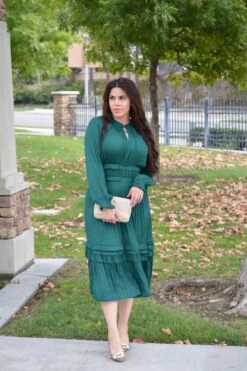 Kennedy Emerald Green Dress -Women Dresses Store Facetune 28 10 2023 14 57 29