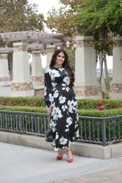 Nottingham Abstract Floral Maxi Dress -Women Dresses Store Facetune 28 10 2023 16 45 53