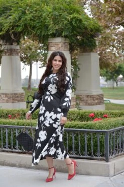 Nottingham Abstract Floral Maxi Dress -Women Dresses Store Facetune 28 10 2023 16 53 18