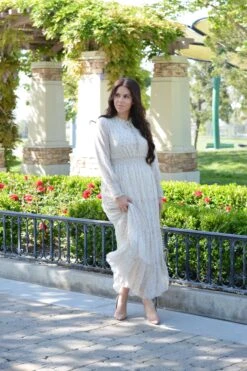 Etta Ivory Floral Maxi Dress 18 Etta Ivory Floral Maxi Dress -Women Dresses Store Facetune 29 04 2024 12 57 08