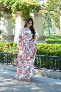 Sicily Floral Top -Women Dresses Store Facetune 29 04 2024 12 59 46 4e9ef2cc a635 46bc ad2c 165baa5e0dbe