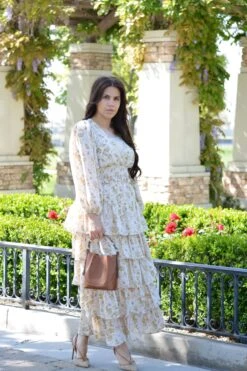 Rosemary Floral Top -Women Dresses Store Facetune 29 04 2024 13 04 22 2bdf6676 293f 4975 a347 7f3029c6cb1b