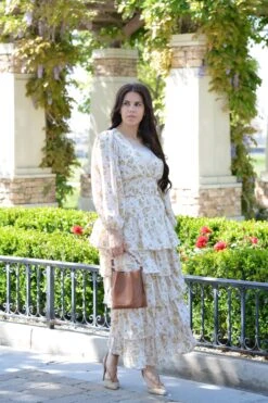 Rosemary Floral Top -Women Dresses Store Facetune 29 04 2024 13 04 49 2909c02f 6640 4db6 98ee 727773ef5b5d