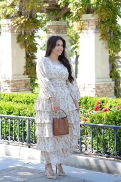 Rosemary Floral Top -Women Dresses Store Facetune 29 04 2024 13 06 00 0e4796a5 ed38 420f 9ee0 5bcf38196732