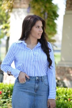 Francesca Periwinkle Stripe Top -Women Dresses Store Facetune 29 04 2024 13 12 37