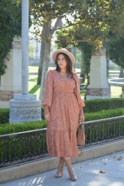 Vera Rose Floral Midi Dress 11 Vera Rose Floral Midi Dress -Women Dresses Store Facetune 31 08 2024 12 58 11