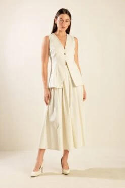 Loren Cream Woven Vest -Women Dresses Store IMG 6924 6ac1d25b a3b3 4d27 8d31 bd13625ee959